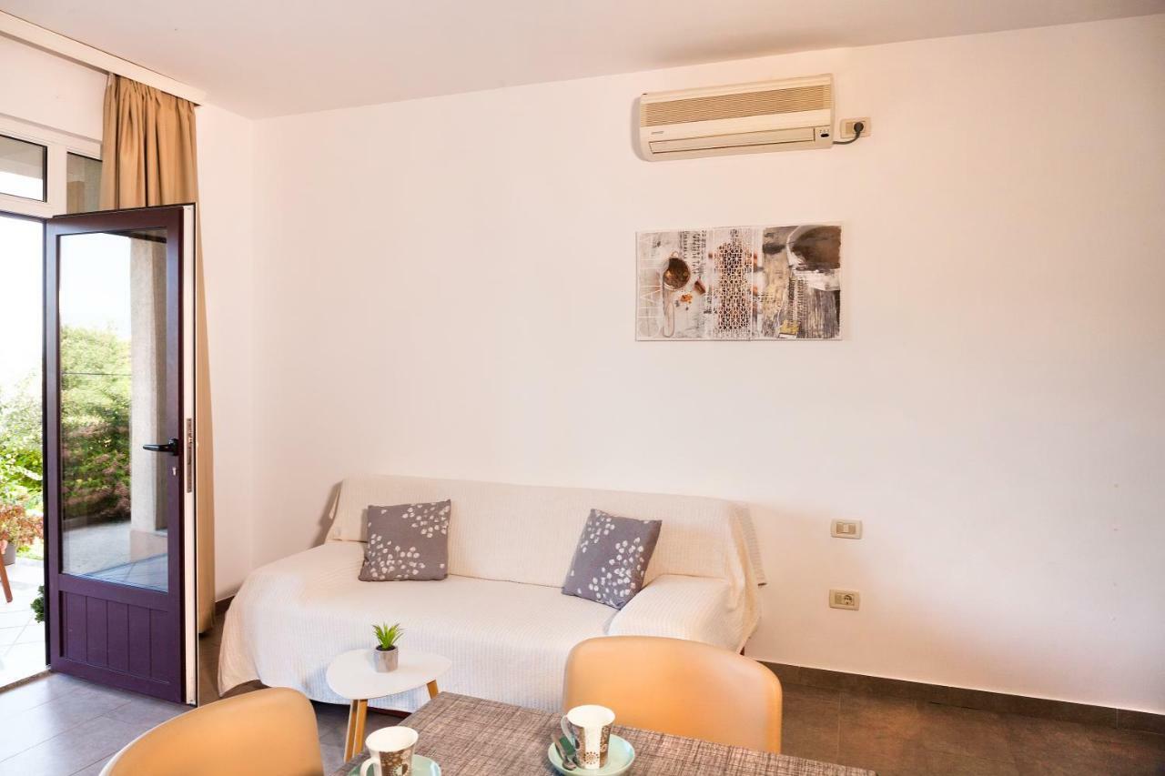 Apartment Villa Lidija Ловран Экстерьер фото