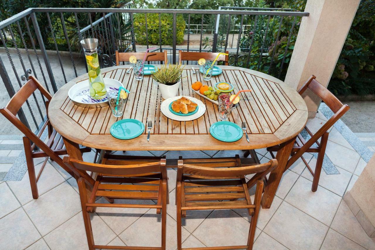 Apartment Villa Lidija Ловран Экстерьер фото