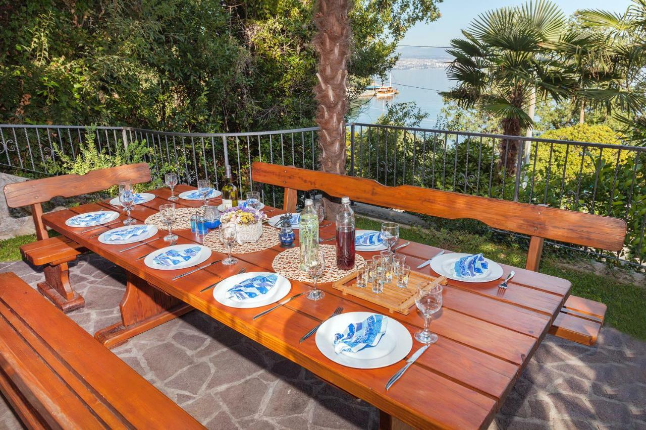 Apartment Villa Lidija Ловран Экстерьер фото