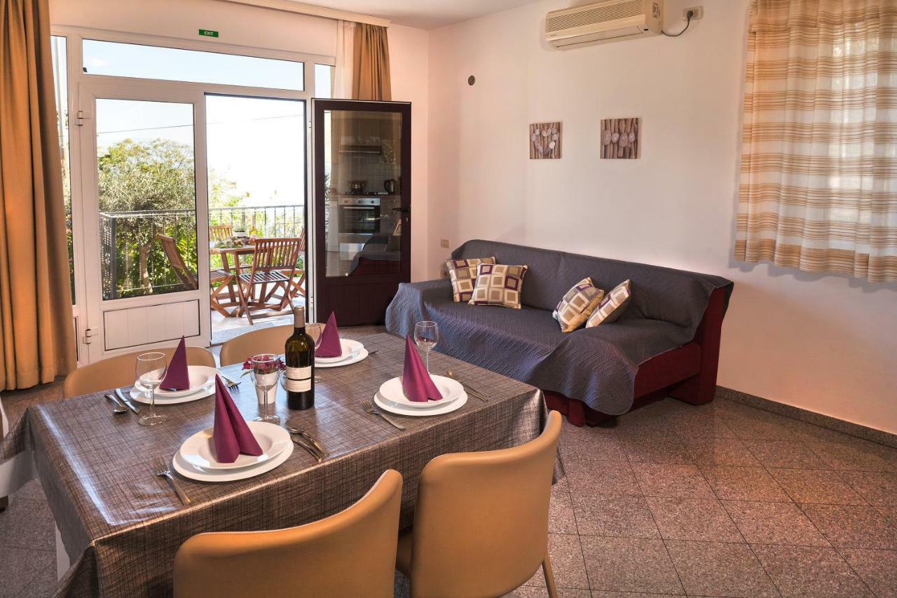 Apartment Villa Lidija Ловран Экстерьер фото