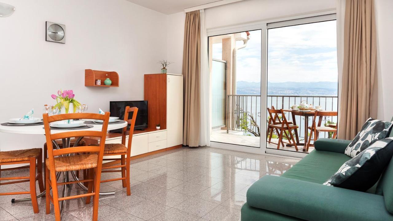 Apartment Villa Lidija Ловран Экстерьер фото