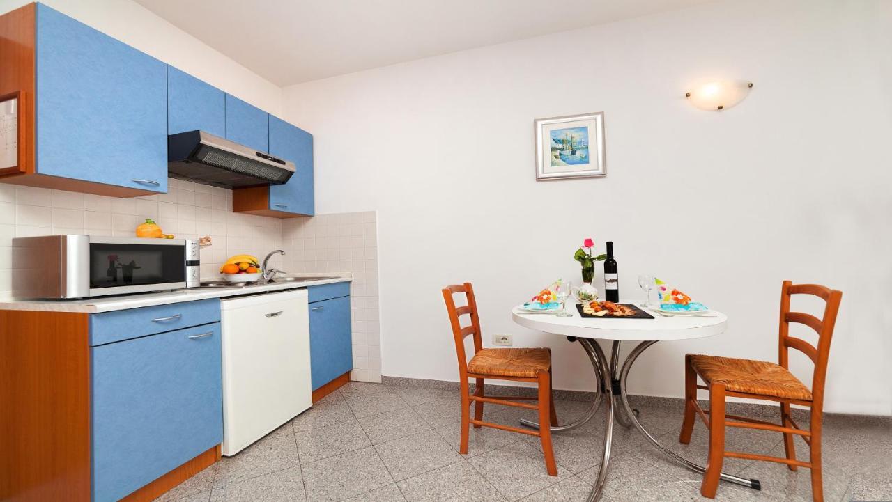 Apartment Villa Lidija Ловран Экстерьер фото
