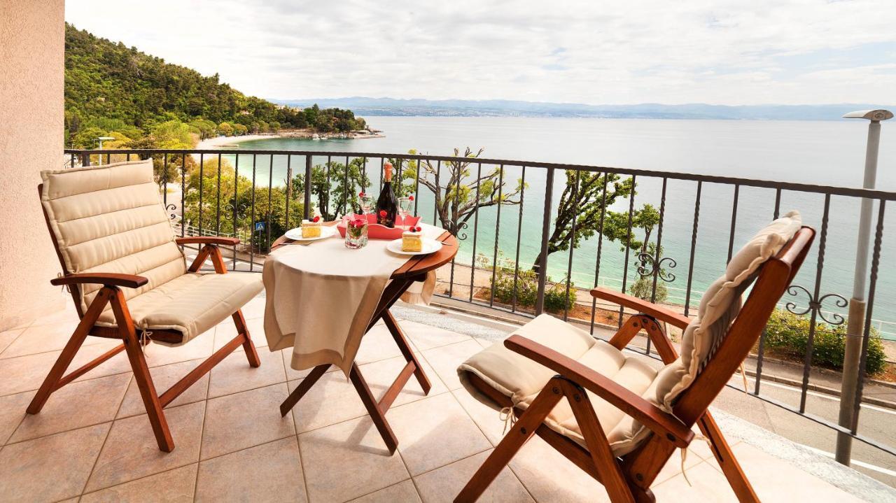 Apartment Villa Lidija Ловран Экстерьер фото